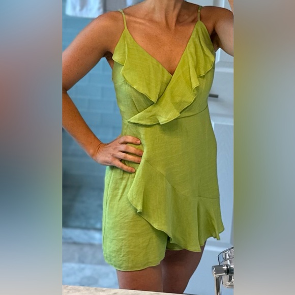 Lime Green Ruffle Romper by 1.State NWOT - Picture 3 of 7